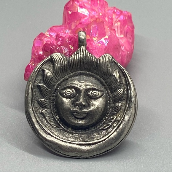 AUCTION 🛍️💝 Vintage Statement Large Sun Goddess Pendant #6769